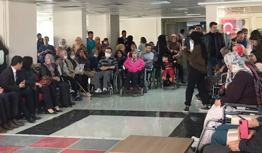 Kozaklı MYO 3 Aralık Engelliler Günü FTR Hastanesinde etkinlik düzenledi