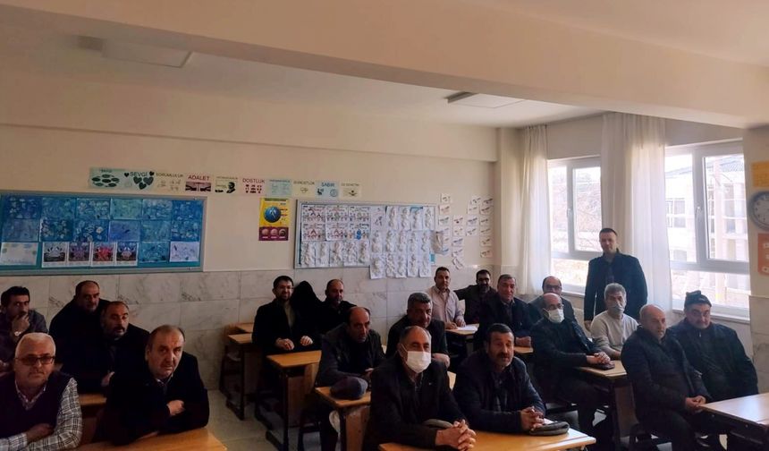 Kozaklı'da muhtarlara “Aile Okulu” projesi eğitimi verildi