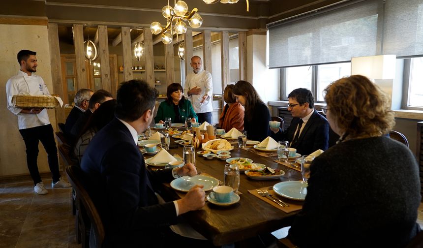 FERRANDI Paris Otelcilik ve Gastronomi heyeti Türkiye’nin ilk gastronomi akademisini ve KÜN’ü ziyaret etti
