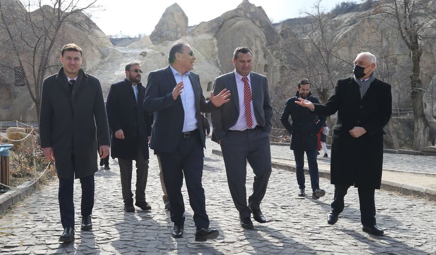 Paraguay heyeti Kapadokya'da turistik merkezleri gezdi