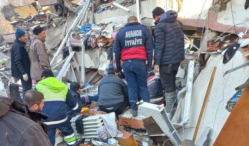 Avanos Belediye ekipleri deprem bölgesinde çalışıyor