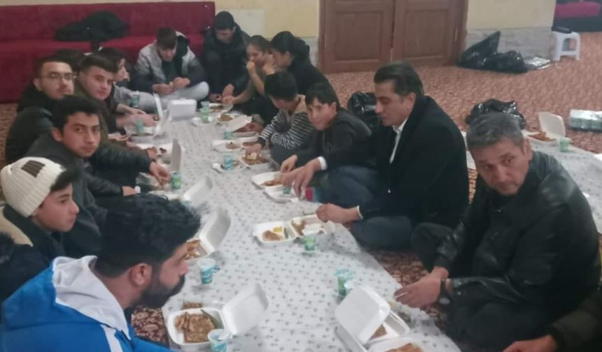 Başkan Çiftci gençlerin sofrasına konuk oldu
