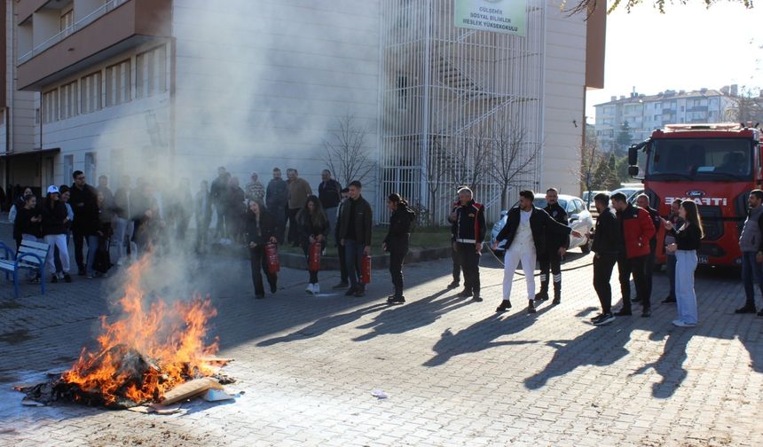 NEVÜ Gülşehir SBMYO'da yangın ve tahliye tatbikatı