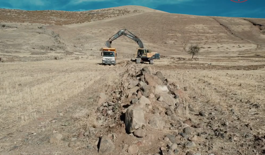 DSİ Derinkuyu’da 60 bin metreküp taş topladı (video)