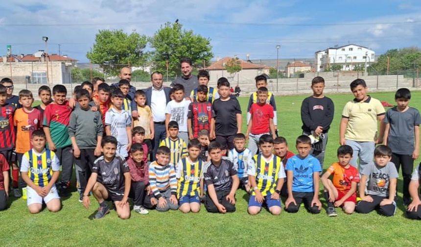 Başkan İnce’den Yaz Futbol Okuluna ziyaret