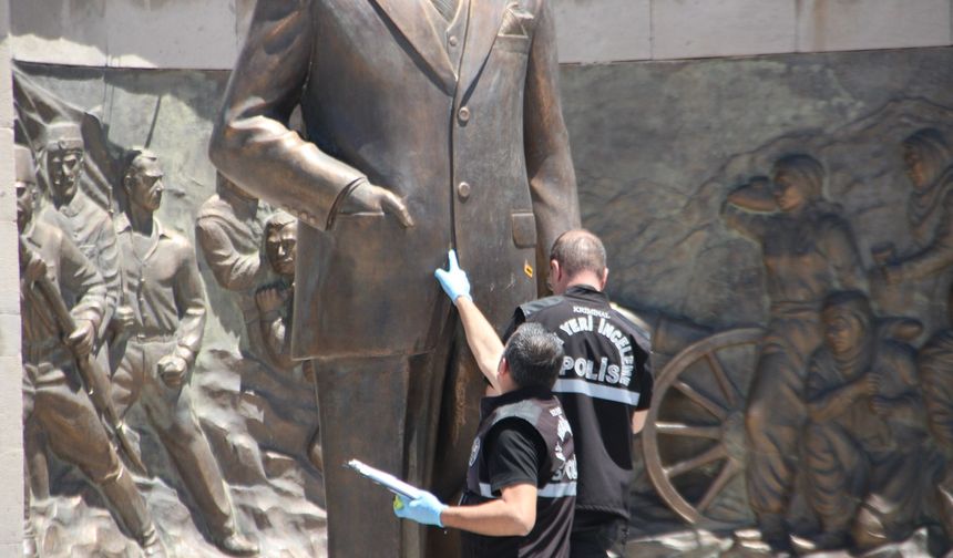 Atatürk heykeline saldıran baltalı saldırgan duruşmada "Ben Mesih'im" dedi