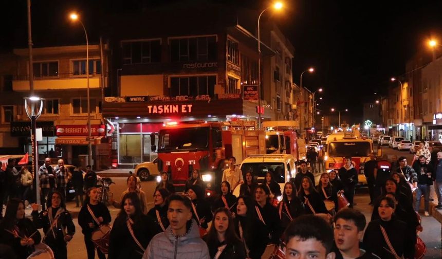 Gülşehir’de Fener Alayı Yürüyüşü sokakları aydınlattı