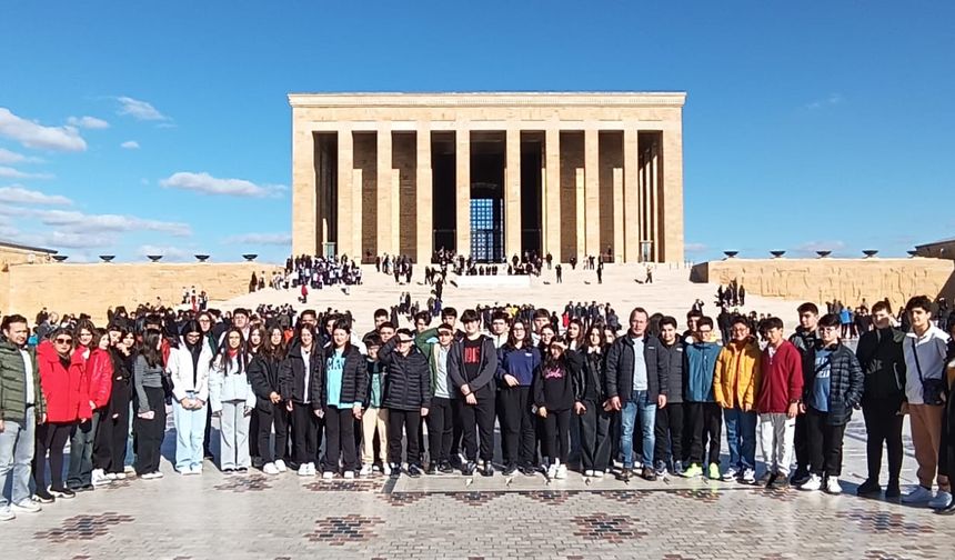 Altınyıldızlı öğrencilerinden Anıtkabir’e ziyaret