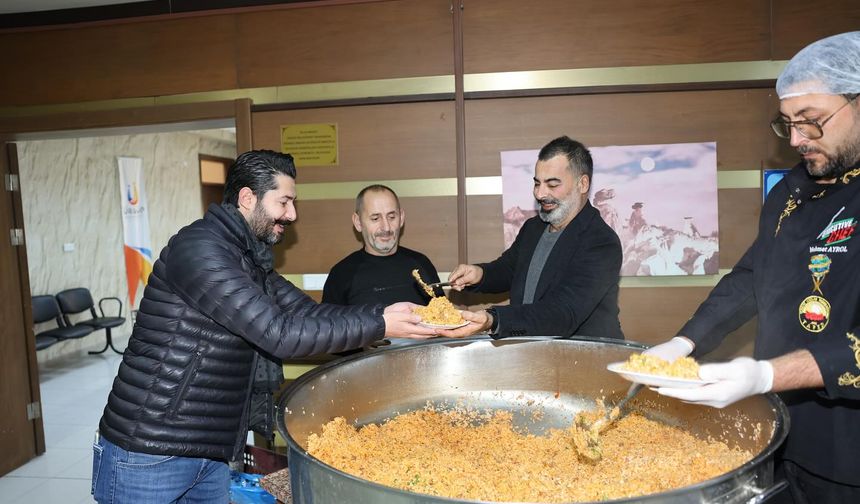 Başkan Bul’dan sanayi esnafına pilav ikramı