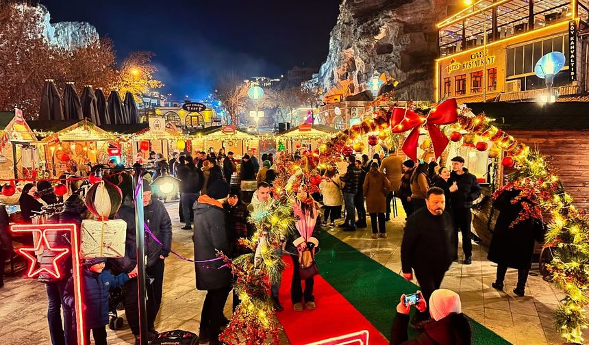 Yılbaşı pazarı yoğun ilgi görüyor