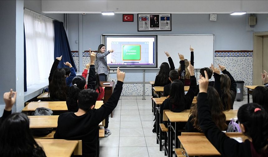 Öğretmenlerin mazerete bağlı yer değiştirme başvuru duyurusu yayımlandı