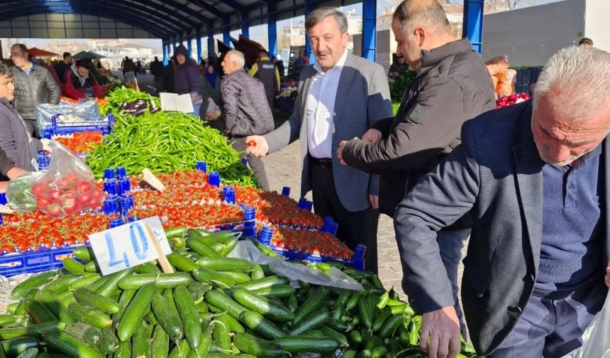 Başkan Eroğlu pazarcı esnafını dinledi