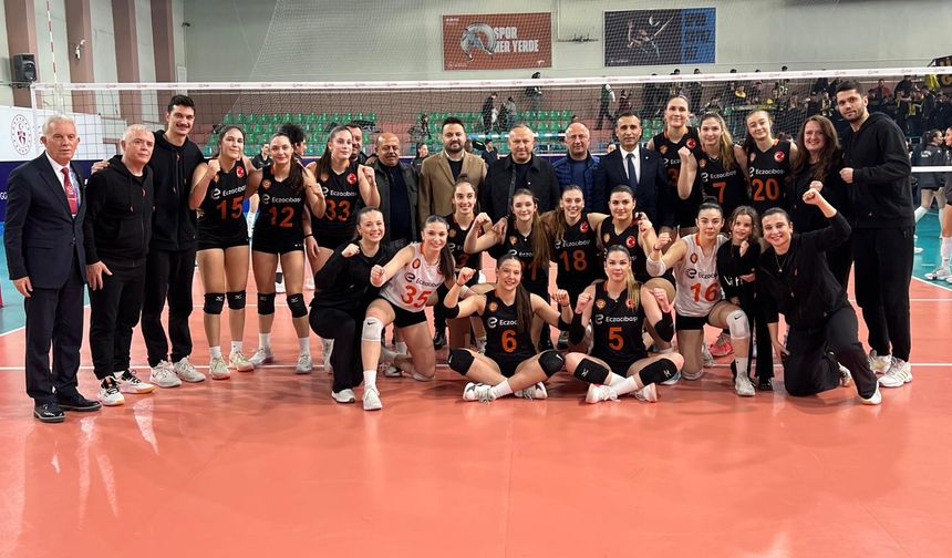 Eczacıbaşı voleybol karşılaşmasında Nevşehir’i salladı