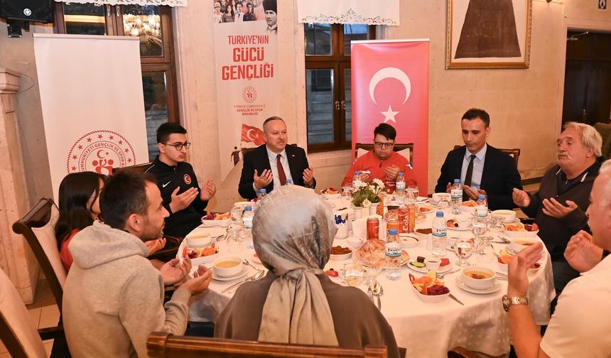 Sporcuların başarı hikayeleri iftar sofrasında paylaşıldı