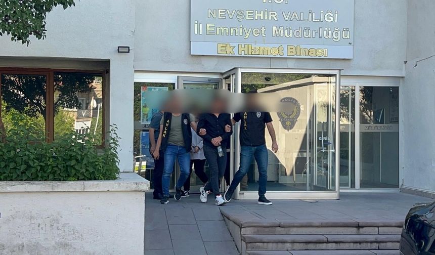 Fuhuş operasyonunda gözaltına alınan 3 şüpheli adliyede