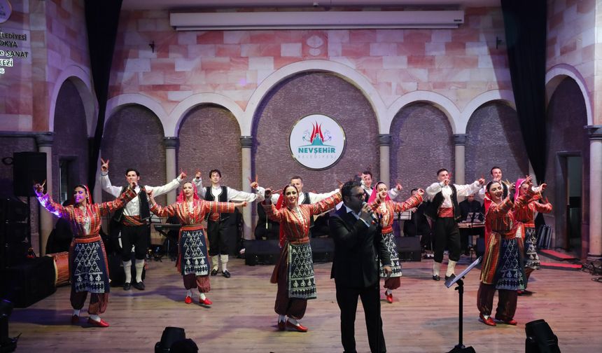 Nevşehir, Türkü Dünyası Gönül Coğrafyası konserinde coştu