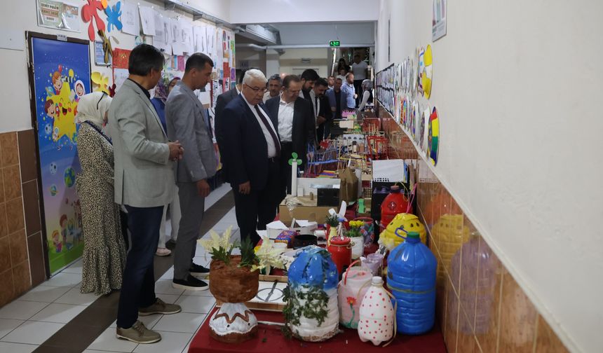 Öğrenciler projelerini sergiledi