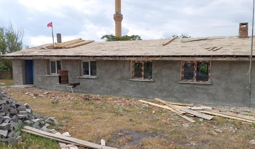 Vatandaşlar köy konağına kavuşuyor