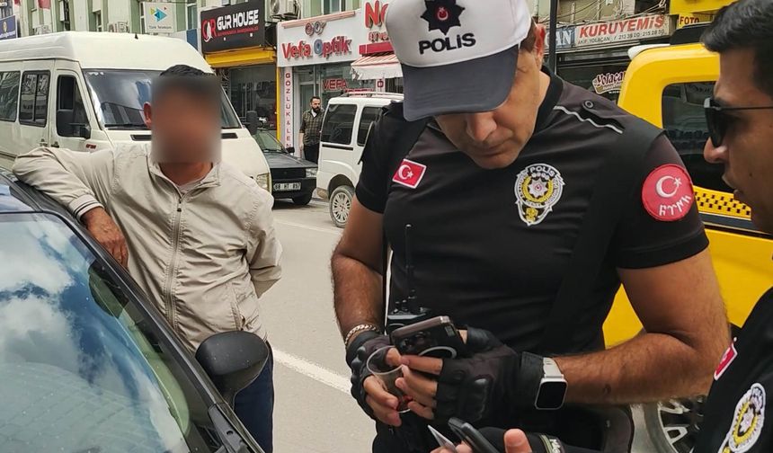 Sahte ehliyet ibraz eden sürücü gözaltına alındı