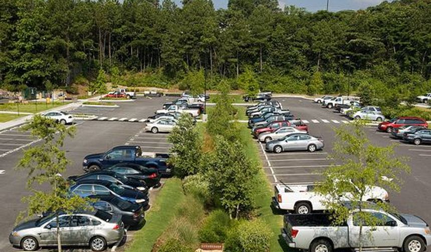 Belediyeden çarşı trafiğini rahatlatacak otopark hamlesi