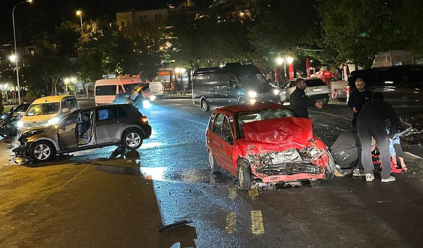 Göreme’de iki otomobil kafa kafaya çarpıştı: 2 yaralı