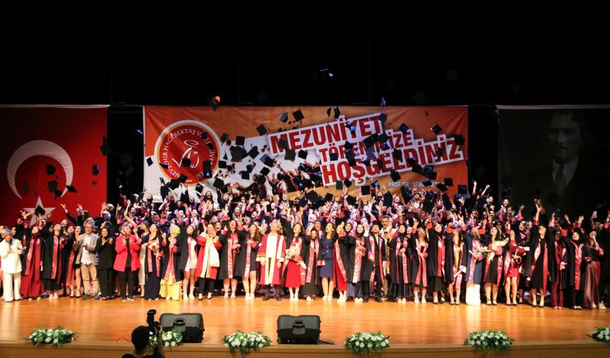 NEVÜ mezun öğrencilerini uğurluyor