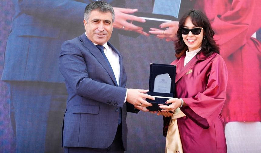 Rektör Aktekin KÜN’ün mezuniyet törenine katıldı