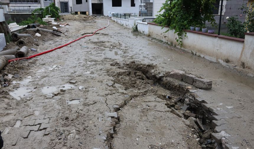 Şiddetli yağış sonrası meydana gelen hasarlar gideriliyor
