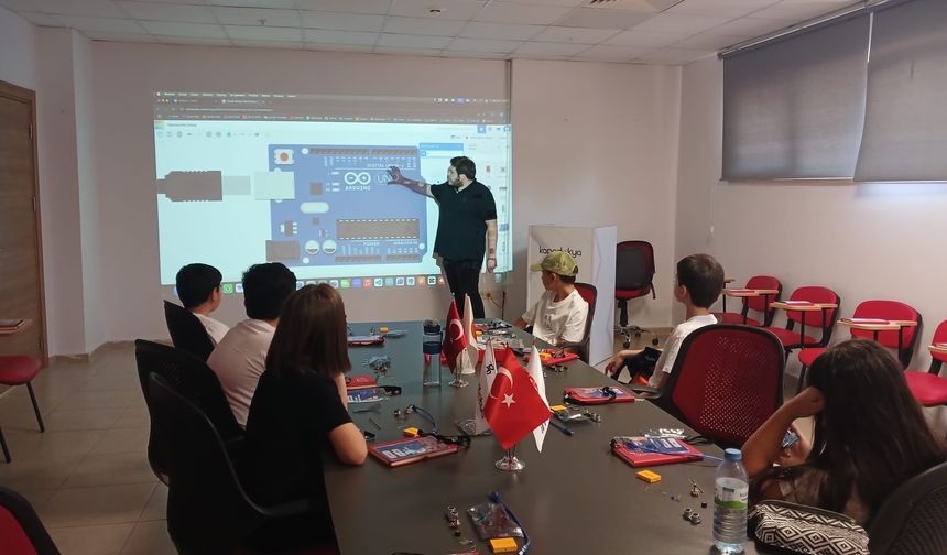 Gençler Kapadokya Teknopark’ta gelecekleri için çalışıyor