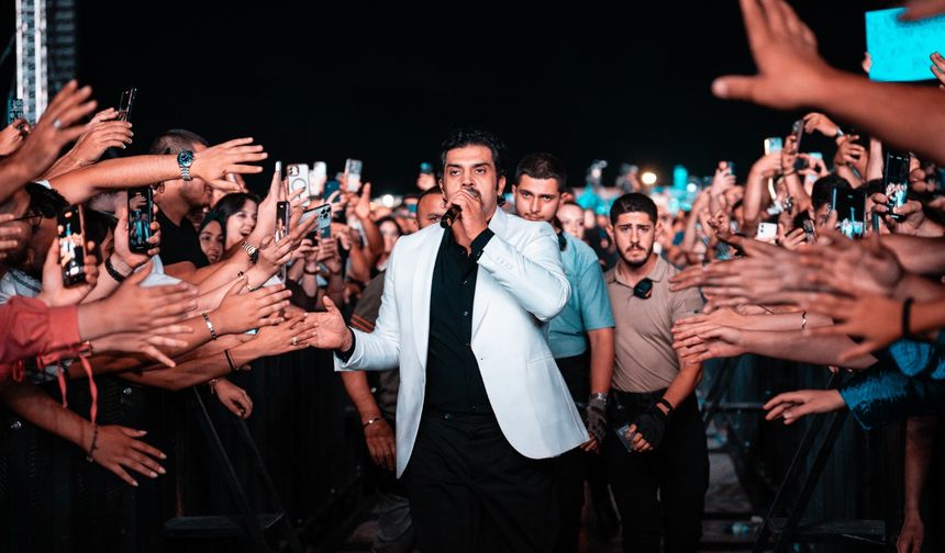 Bayhan hayranlarına unutulmaz bir gece yaşattı