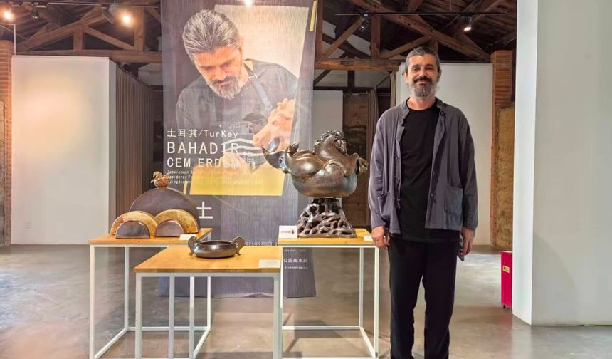 NEVÜ’lü Türk sanatçı Çin’de eserlerini sergiledi