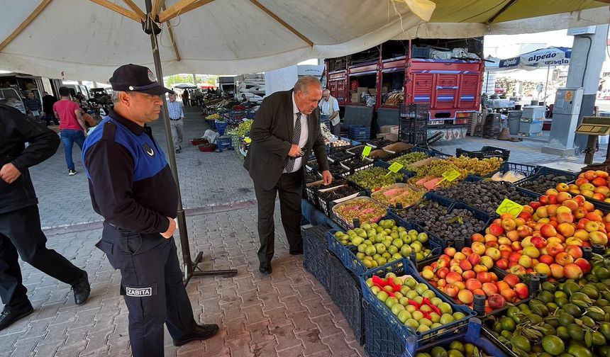 Başkan Demirdelen'den pazar yerinde denetim