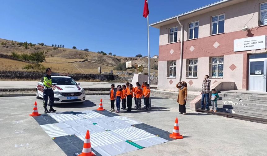 Kozaklılı miniklere trafik eğitimi verildi