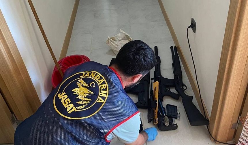 Nevşehir’de jandarma baskını: Evden cephanelik çıktı