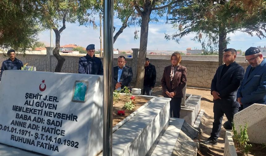 Şehit jandarma Ali Güven kabri başında anıldı