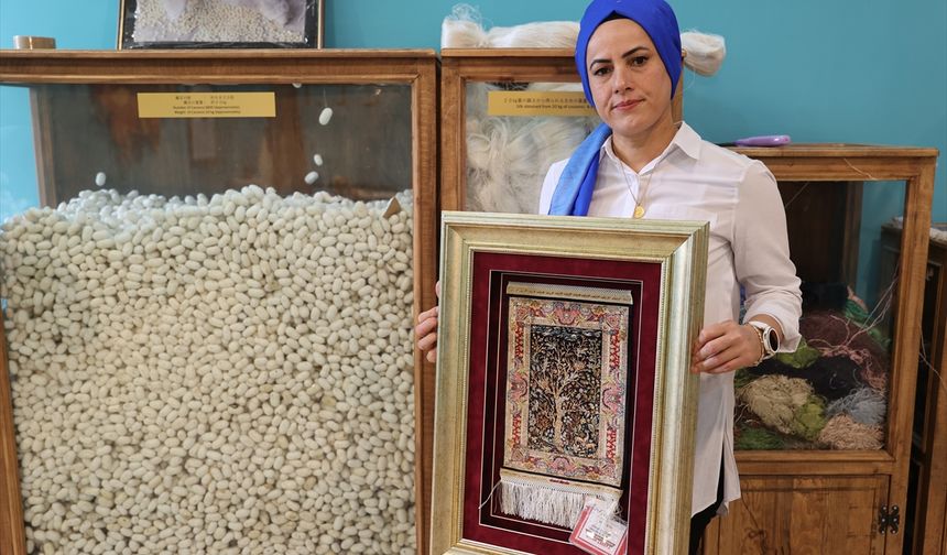 Kapadokya’da ipek halı ustası kültürel mirası yaşatıyor