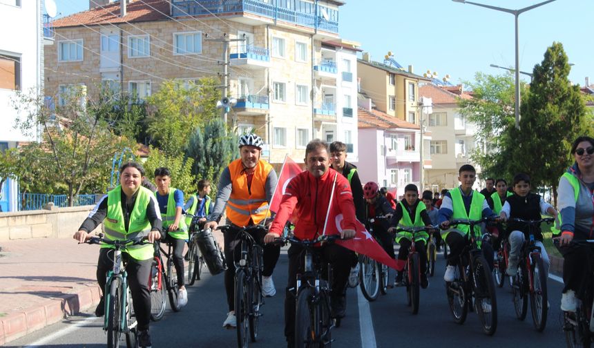 Gülşehir’de öğrenciler Cumhuriyet için pedal çevirdi