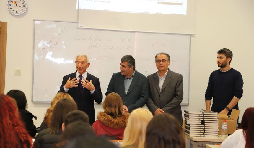 Aktekin, Japonca, Rusça ve Çince öğrencileriyle buluştu