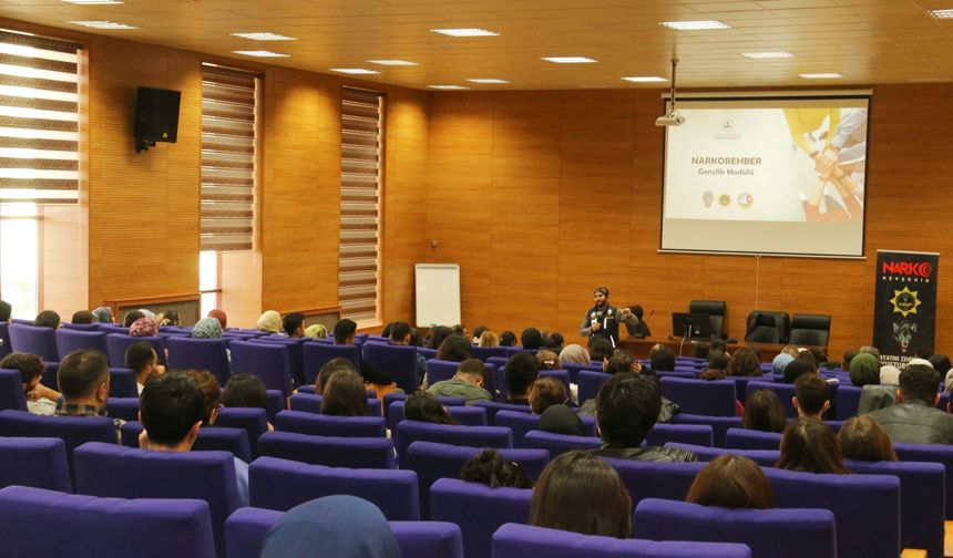 Çocukları korumada eğitimcilerin rolü ele alındı