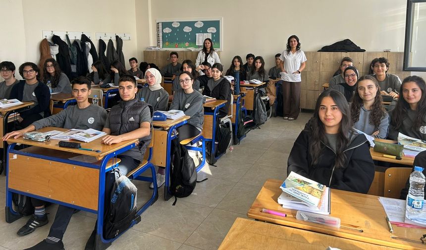 NEVÜ’den liselilere ağız ve diş sağlığı eğitimi