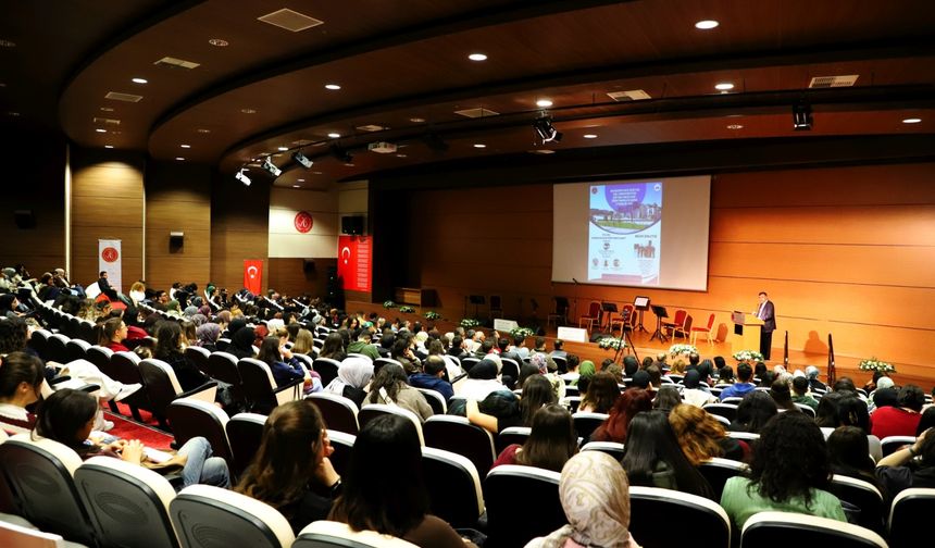 NEVÜ’de 24 Kasım paneline yoğun ilgi