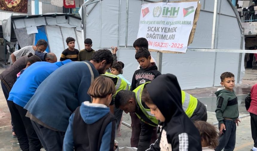 Nevşehir İHH, Gazze'de sıcak yemek dağıttı