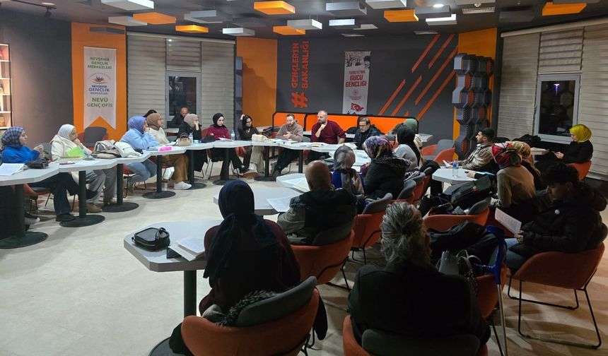 NEVÜ’de eserler müzakere edildi