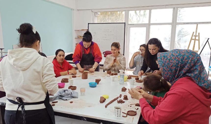 Özel gereksinimli bireyler atölyede keyifli vakit geçirdi