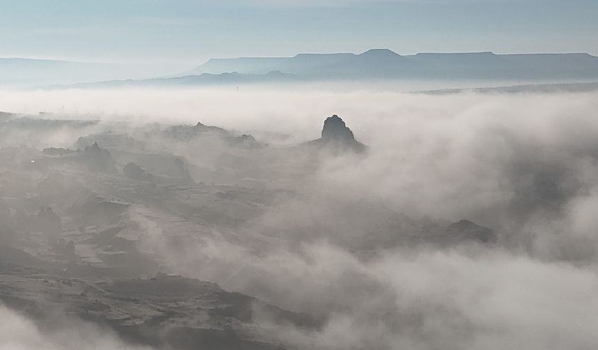 Kapadokya’da sis: Kartpostallık kareler objektiflere yansıdı (video)