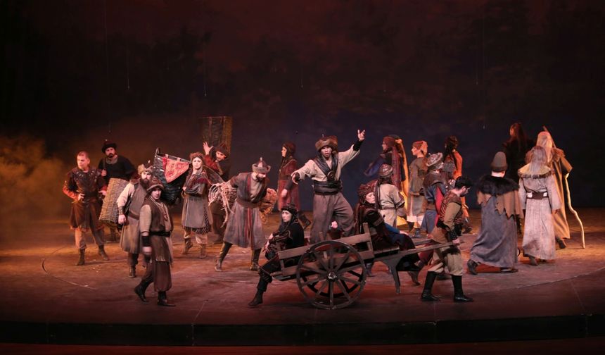 Nevşehir’de Devlet Ana tiyatro oyunu büyük ilgi gördü