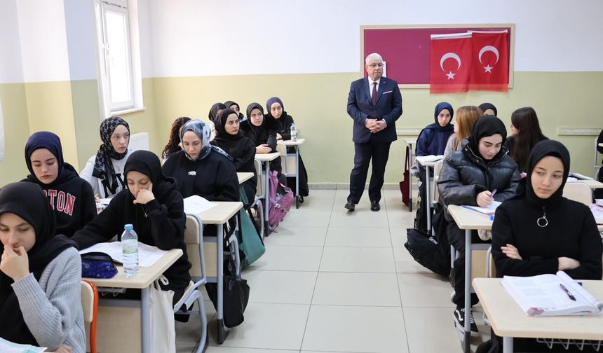 Millî Eğitim Müdürü Yazıcı’dan Diriliş Kız AİHL’ye ziyaret