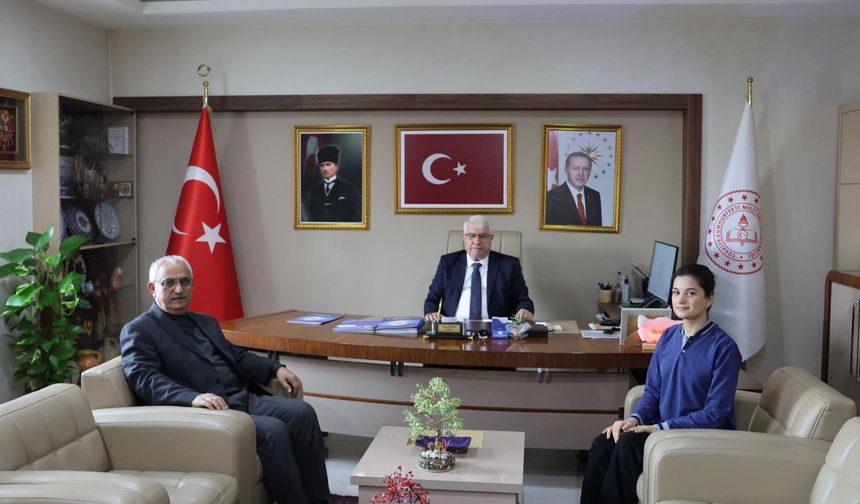 TEKNOFEST finalistinden Müdür Yazıcı'ya ziyaret