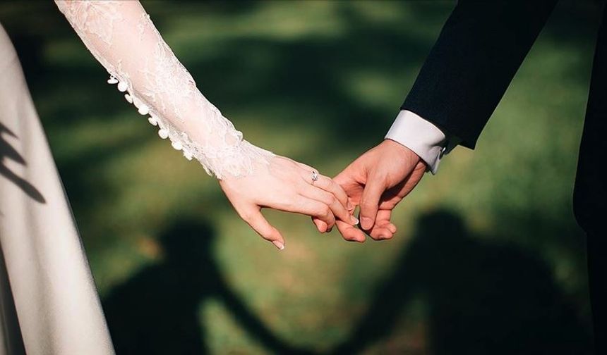 Evlenecek gençlere 500 bin lira çeyiz desteği