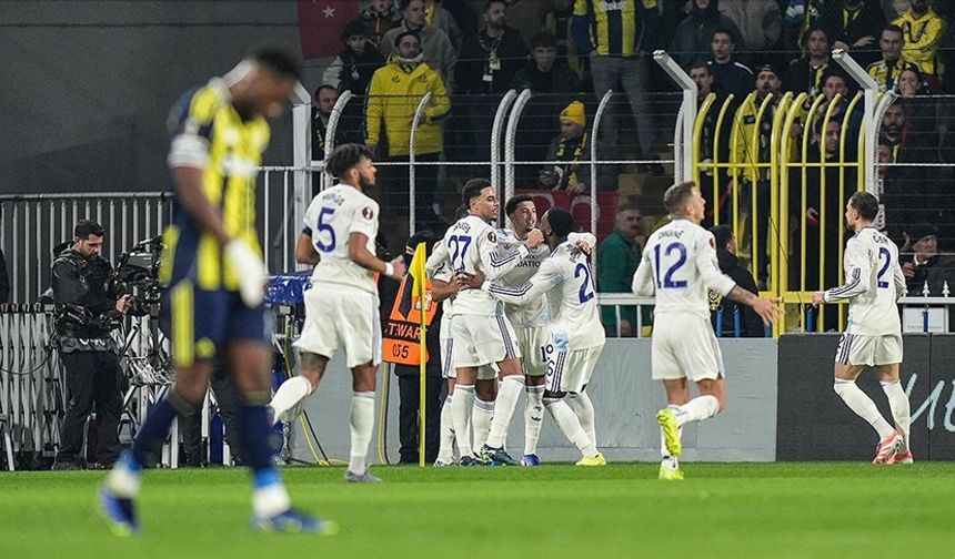 Fenerbahçe evinde Aston Villa'ya 1-0 mağlup oldu
